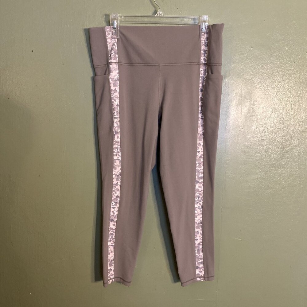 Athleta Salutation Stash Pocket II Serene 7/8 Legging Sz XL Gray Cheetah Stripe
